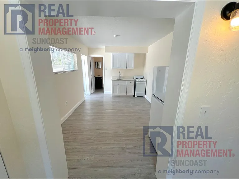 1615 Stickney Point Rd #1 — Photo 14