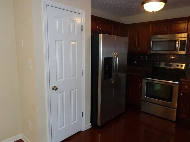 3 bed, 2.0 bath, 1668 sqft, $2,195 — Photo 4
