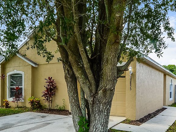 3rd image of 12853 Parkbury Dr