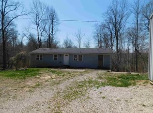 1480 W West End Rd, Pekin, IN 47165