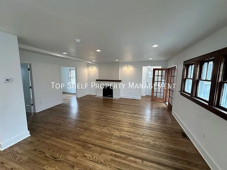 1624 48th St — Photo 2