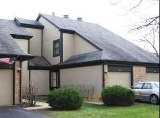 187 Shadowbend Dr, Wheeling, IL 60090