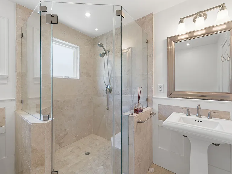 2476 Homewood Dr — Photo 12