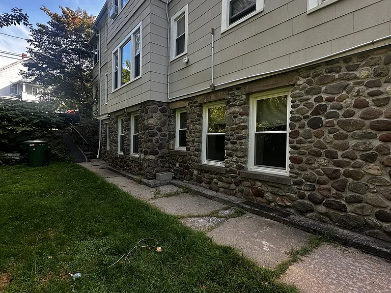 57 Lincoln St #1 — Photo 11
