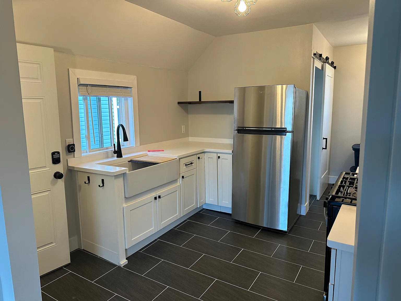 1 bed, 800 sqft, $1,150 — Photo 3