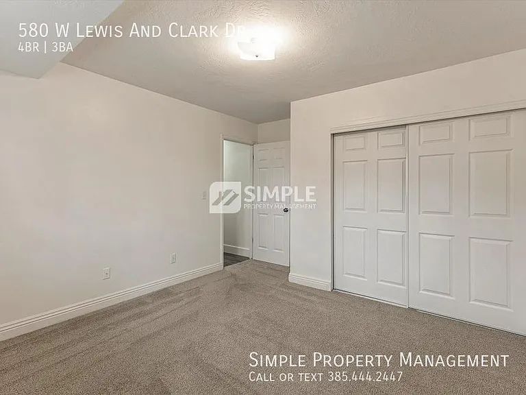 580 W Lewis And Clark Dr — Photo 28