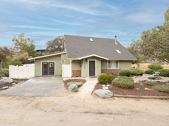 2nd image of 44762 Hammond Drive