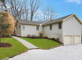 8 Fenner Dr, Newton, NJ 07860