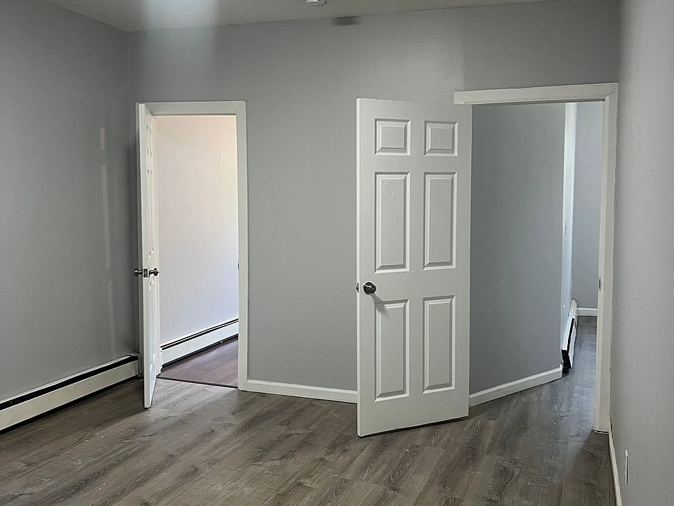 2nd image of 421 Martin Luther King Dr #3