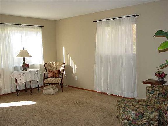 2nd image of 2468 Manchester Dr