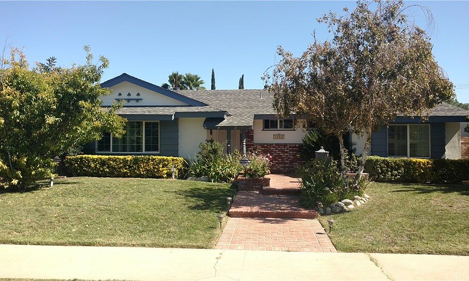 1st image of 8000 Woodlake Ave