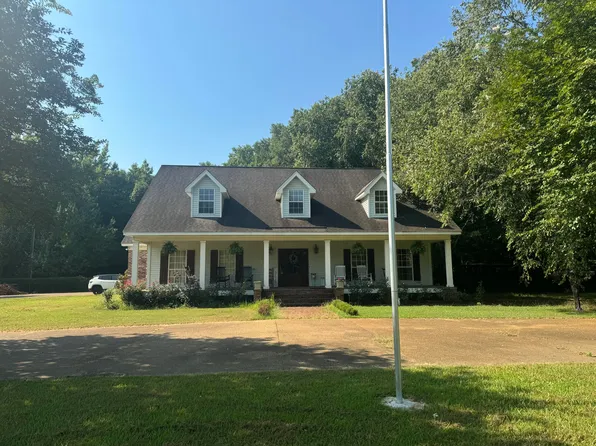240 Shrinewood Dr, Columbus, MS 39705