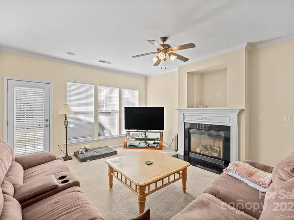 9911 Dominion Crest Dr, Charlotte, NC 28269