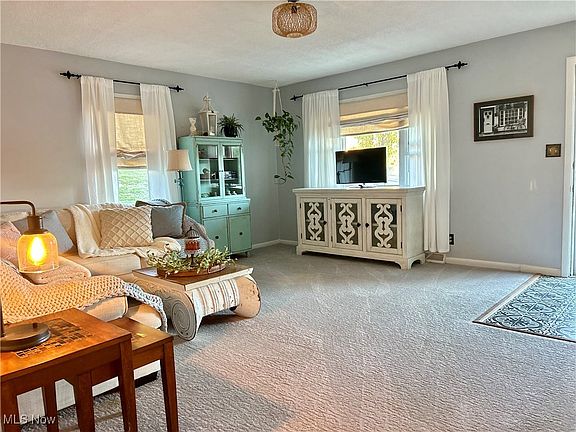 4th image of 109 Gaywood Dr