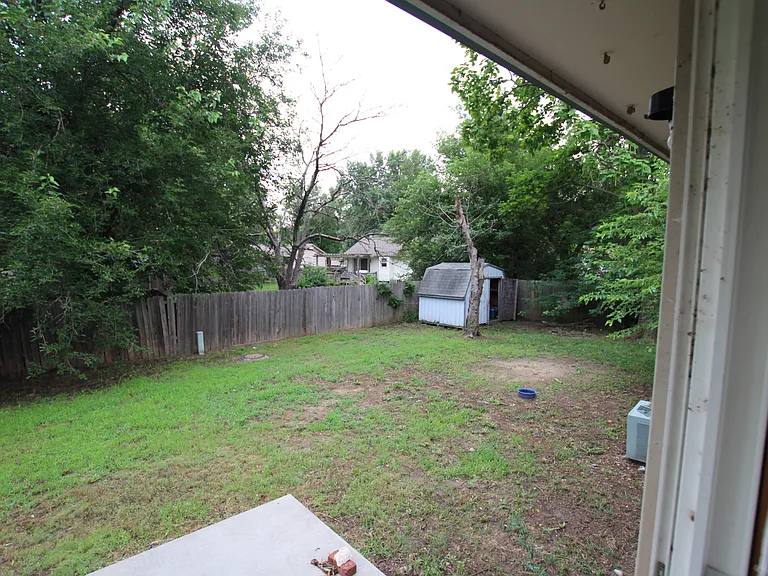 512 N Cardington St — Photo 12
