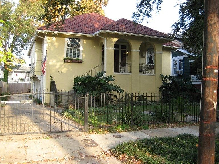 1st image of 1914 S Carrollton Ave
