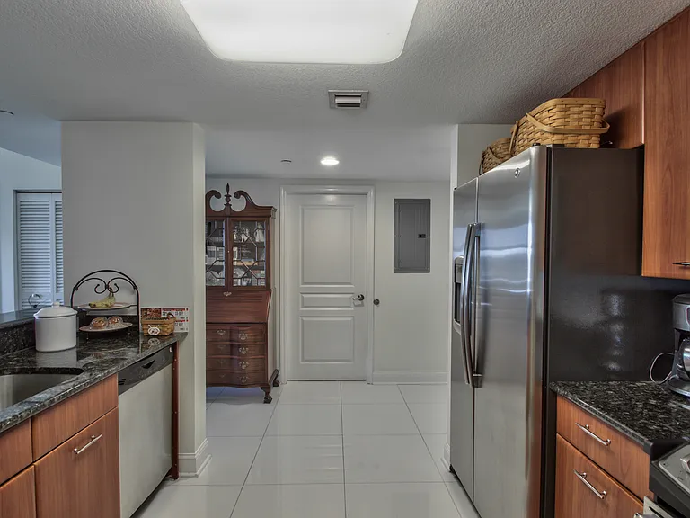300 S Duval St #505 — Photo 5