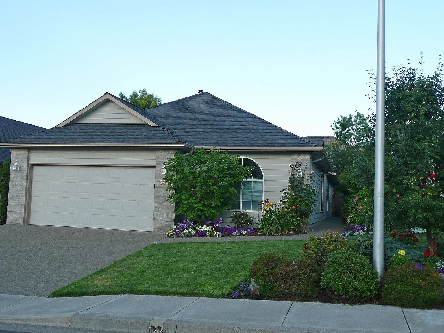 6644 Brookhollow Ct NE photo 1