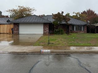 2134 E Iris Ave, Visalia, CA 93292
