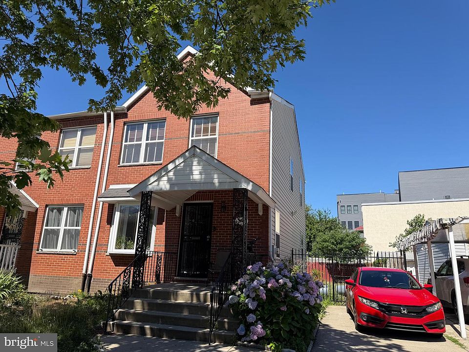 1st image of 810 N Park Ave