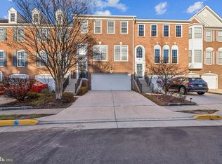 13083 Rose Petal Cir, Herndon, VA 20171