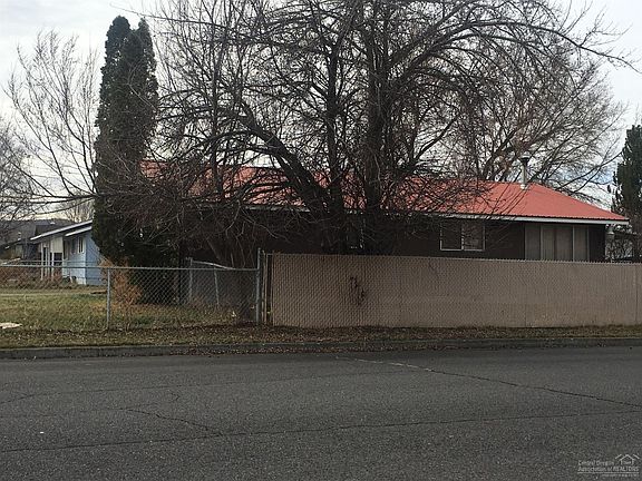 3rd image of 757 SE Knight St