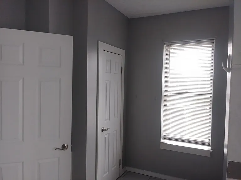 422 Stoddart Ave — Photo 9