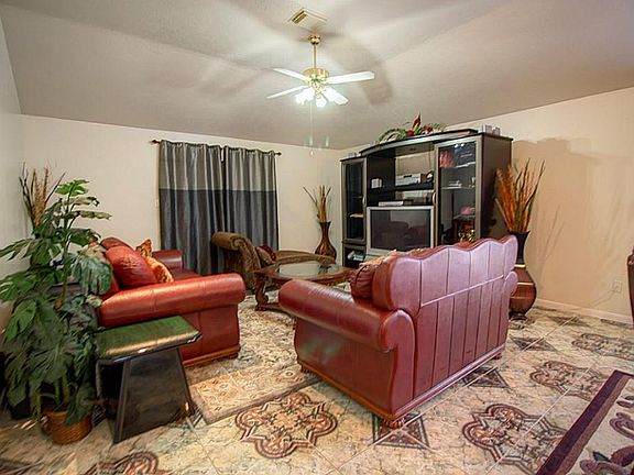 5th image of 15539 Prairie Oaks Dr