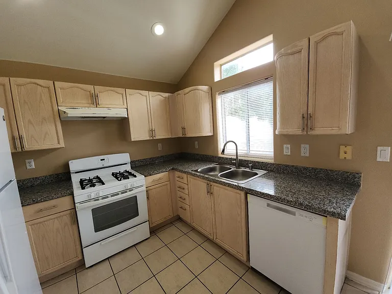 7978 Embarcadero Ave — Photo 16