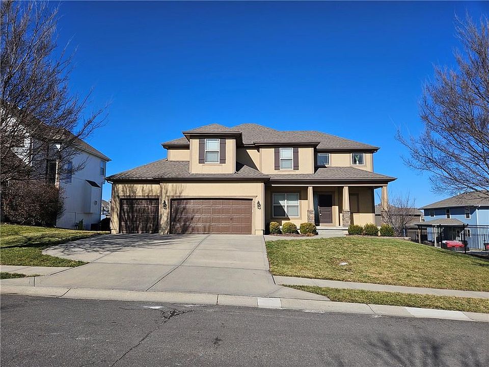 1st image of 505 SW Lake Side Dr