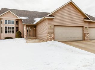 2280 Crimson Ridge Dr NW, Rochester, MN 55901
