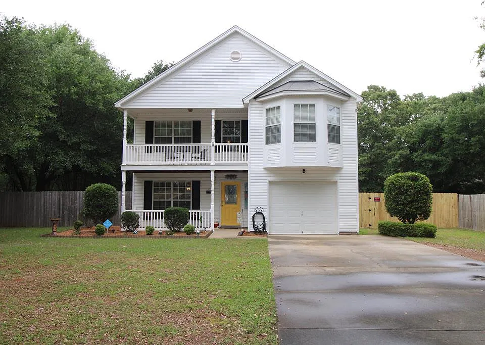 1425 Mayfield Dr
