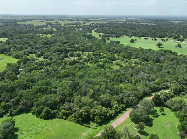 1359 County Road 208, Weimar, TX 78962
