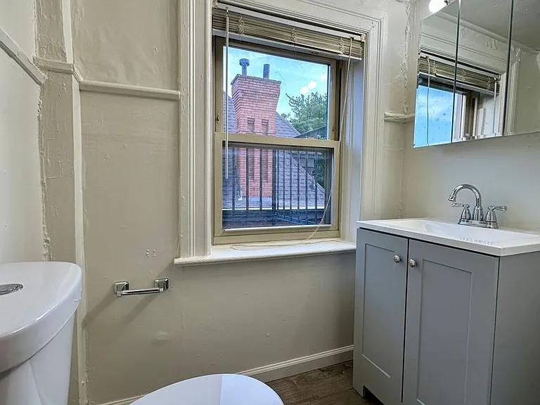 366 S Negley Ave — Photo 13