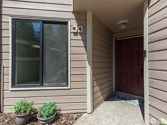2nd image of 1555 Union Avenue NE #33