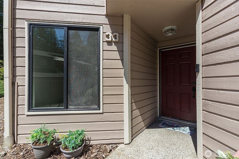 2nd image of 1555 Union Avenue NE #33