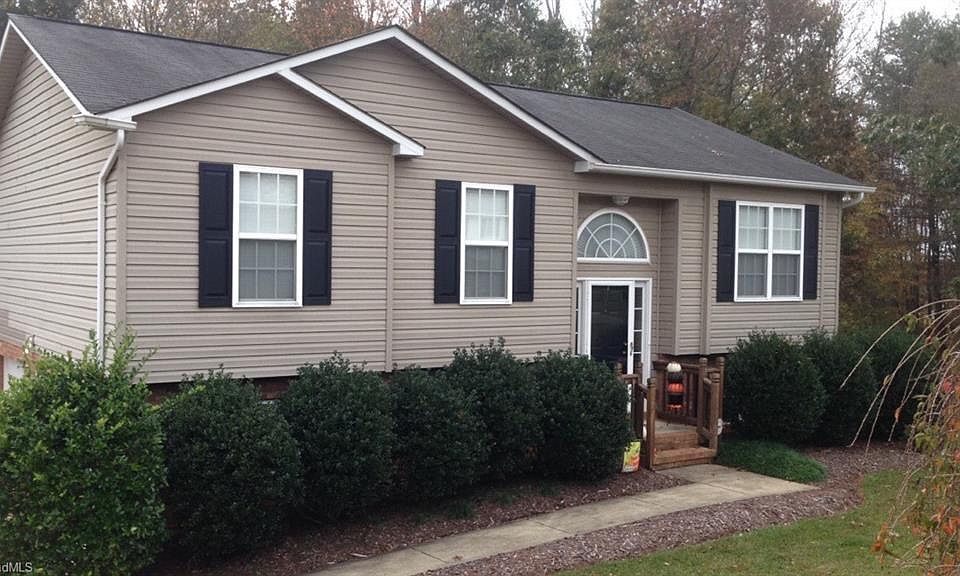 1st image of 318 Woodbridge Dr