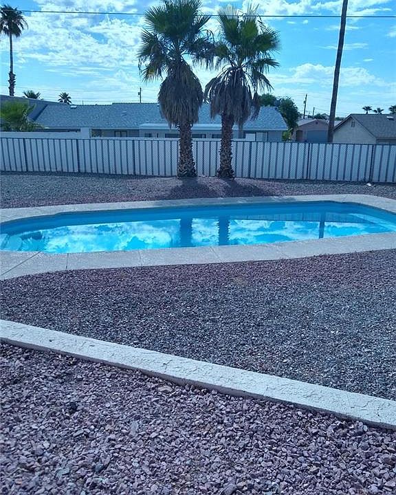 2nd image of 2940 Indian Springs Dr