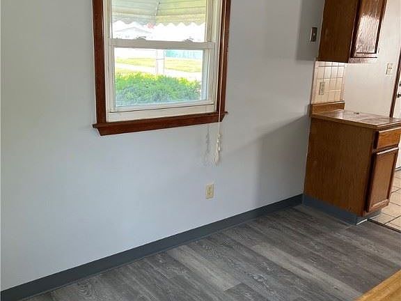 4th image of 6313 Flowerdale Ave