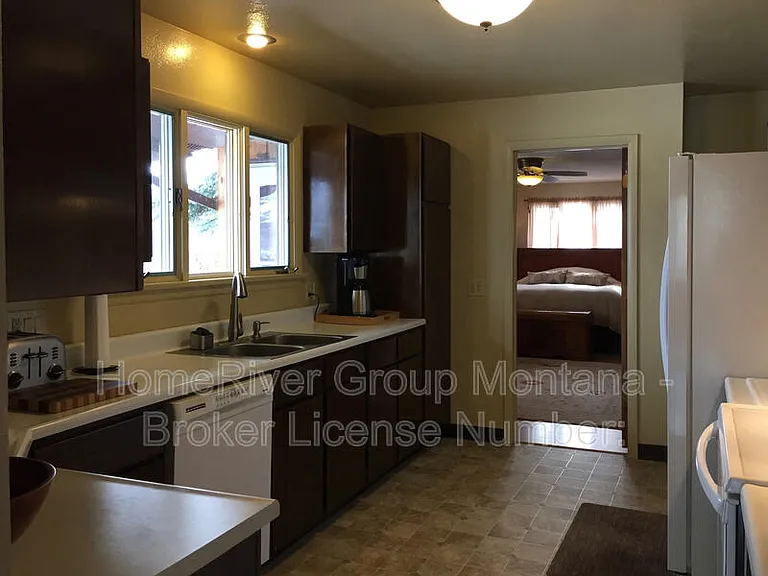 21800 Jones Rd — Photo 5