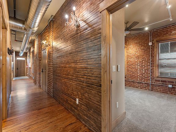 2nd image of 1128 N Grant St #200
