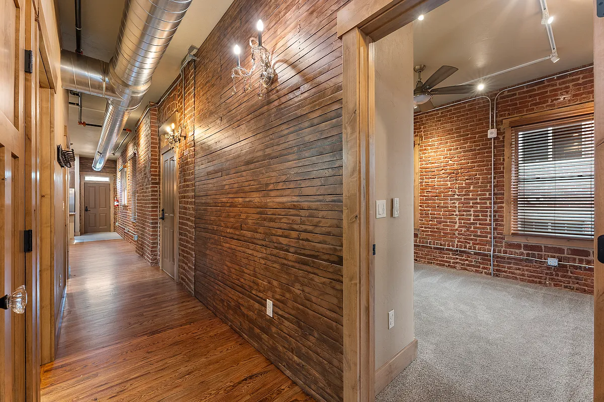 Building Photo - 1128 N Grant St #200