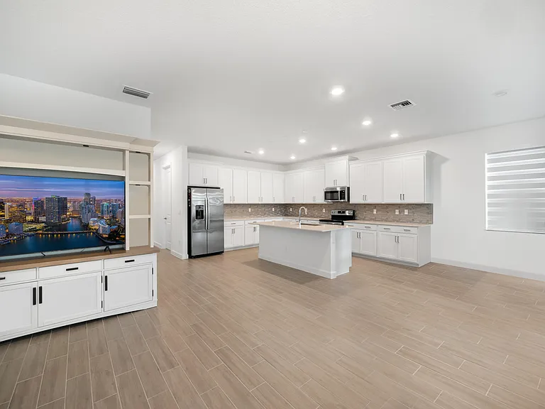 1325 Whitcombe Dr — Photo 11