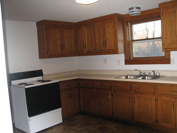 KITCHEN /STOVE