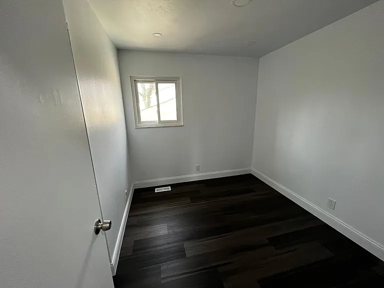 Bedroom 3 pic3