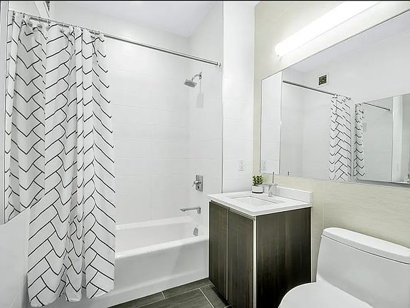 5th image of 321 W 37th St APT 8D
