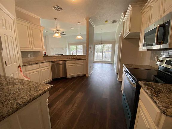 3rd image of 107 Oakdale Dr