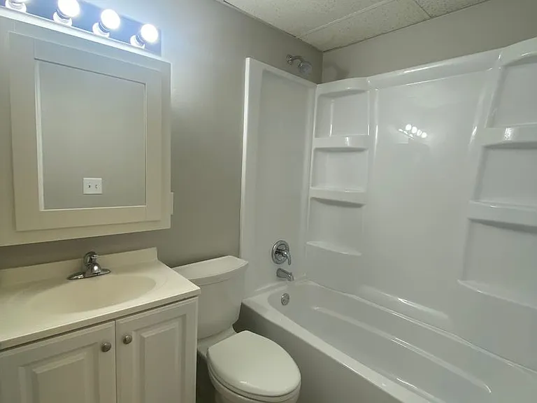 Parkview Apartments — Photo 8