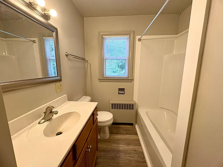 225-227 W Areba Ave — Photo 13