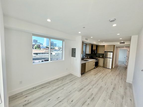 2nd image of 928 S Catalina St #6